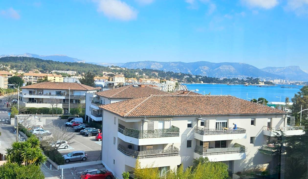 Appartement avec double vue mer à vendre au cœur du quartier des Sablettes