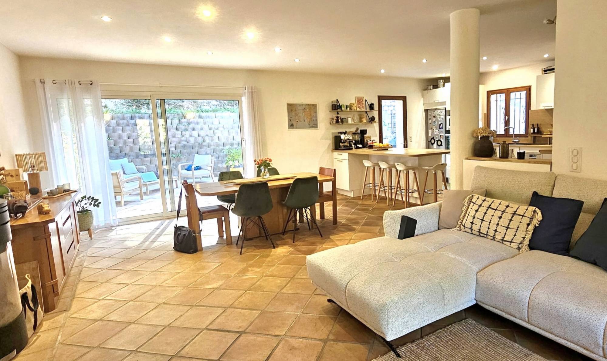 Propriété 5 pièces de trois chambres à vendre par notre agence immobilière en exclusivité