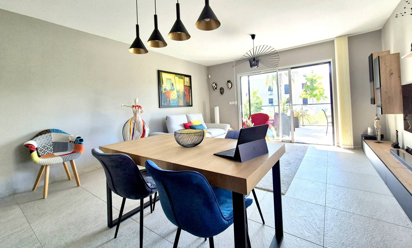 Appartement traversant en étant neuf quatre pièces avec aperçu mer à vendre à Saint-Mandrier