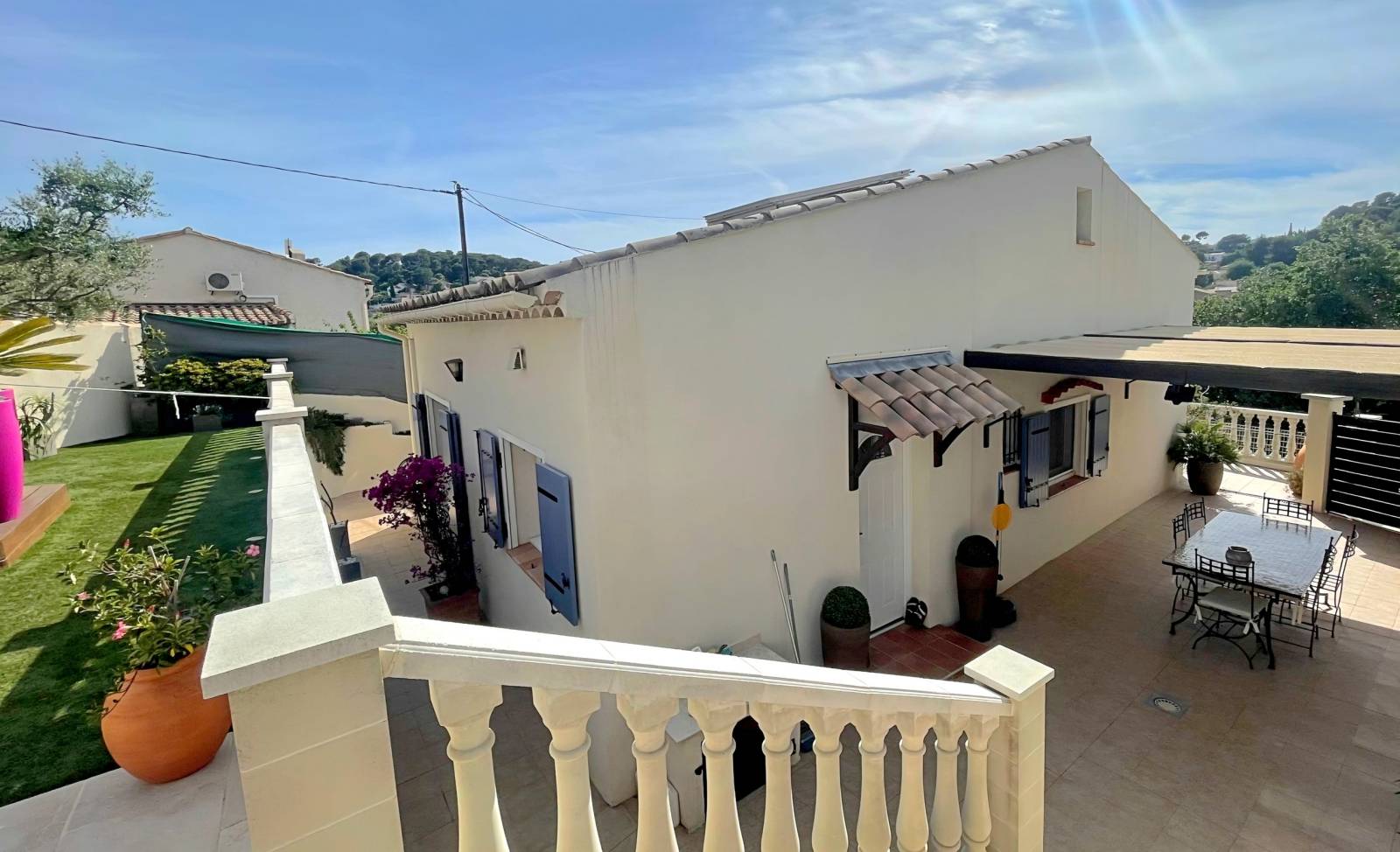 Propriété 4 pièces des années 60 entièrement rénovée à vendre par notre agence immobilière Chemin de Donicarde À Domergue