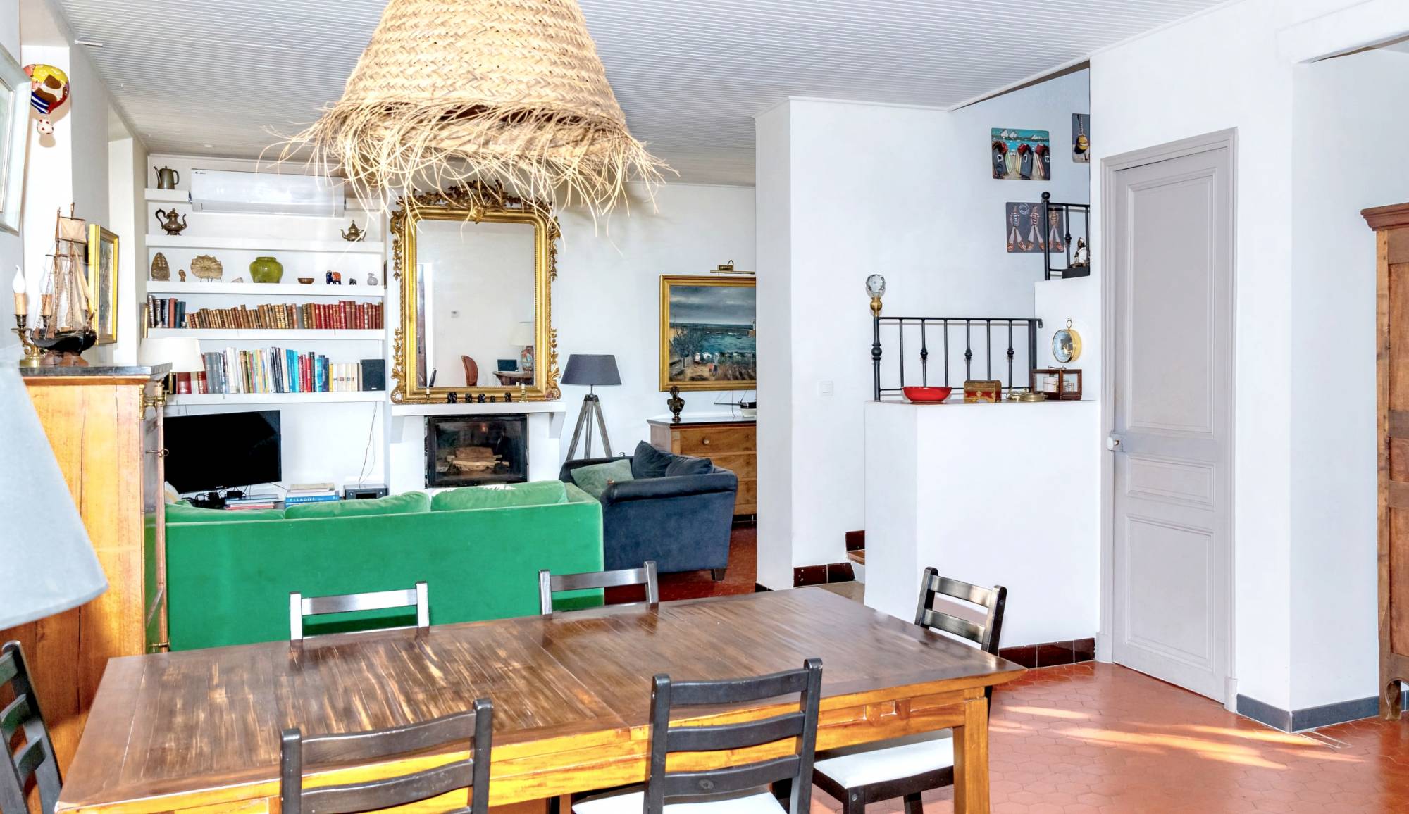 Propriété du XIXe siècle de construction traditionnelle à vendre par notre agence immobilière des Sablettes
