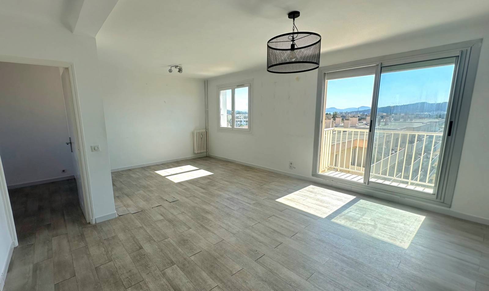 Appartement rénové et climatisé à vendre Avenue Pierre Auguste Renoir à La Seyne-sur-Mer