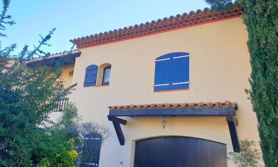 Maison familiale de type T6 à vendre à proximité de la forêt de Janas