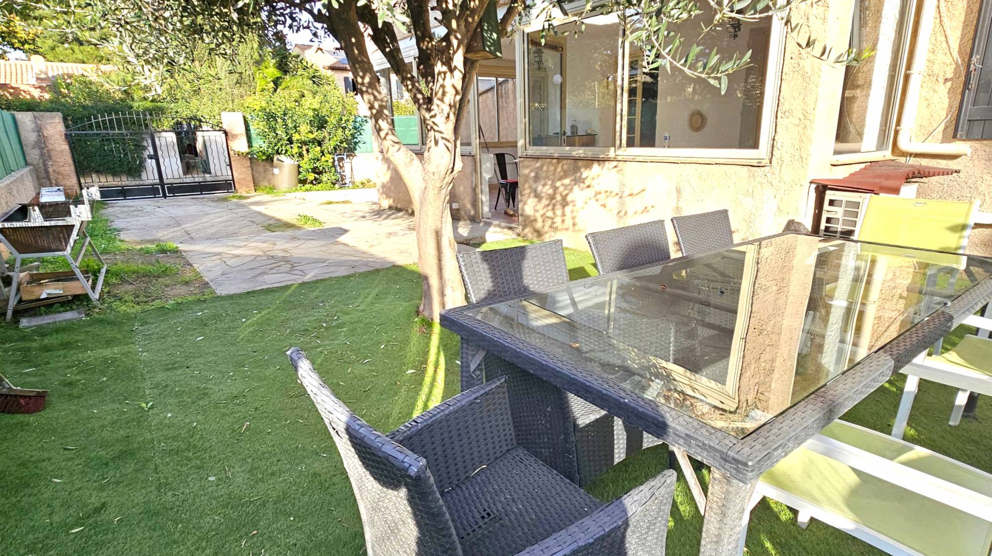 Bas de maison à vendre dans les quartiers Nord de La Seyne-sur-Mer