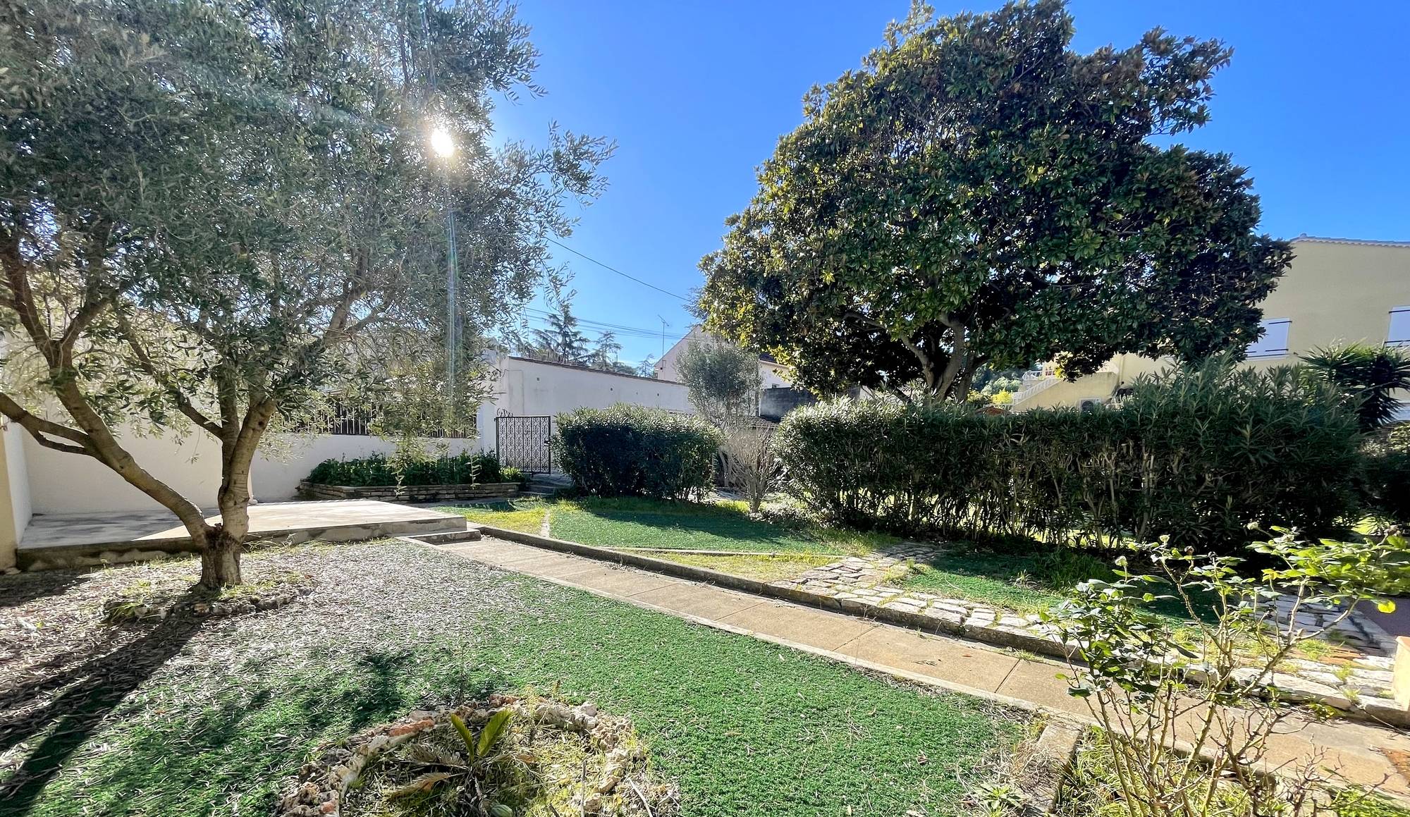 Maison des années 30 avec dépendances à vendre à La Seyne-sur-Mer