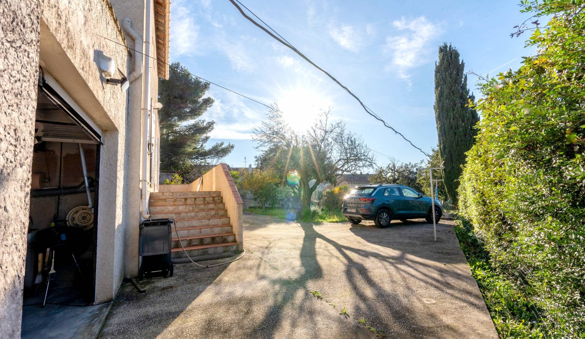 Propriété 5 pièces avec garage à vendre à La Seyne-sur-Mer, proche de la Route des Gendarmes d'Ouvéa