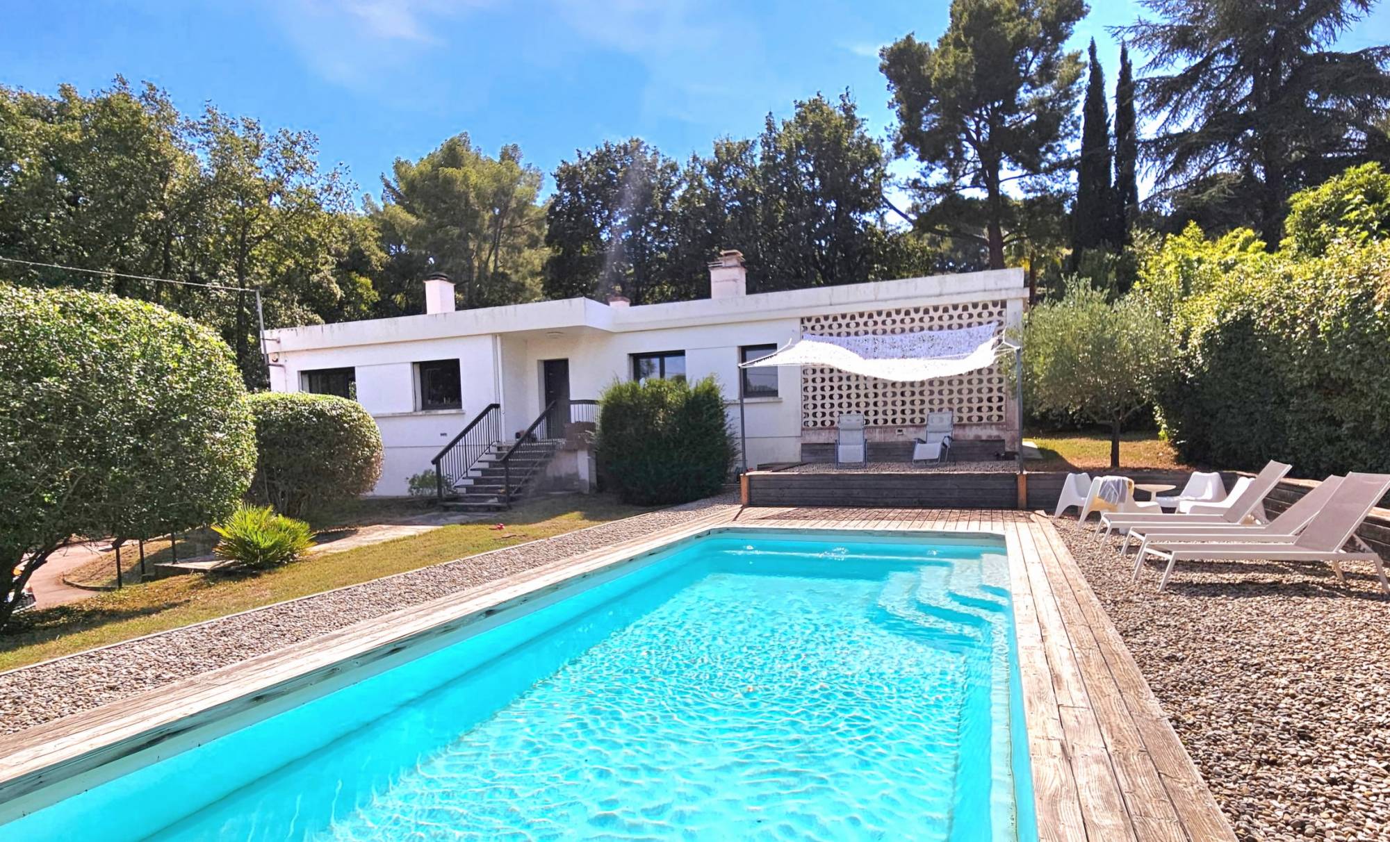 Propriété d'architecte à toit plat avec piscine à vendre quartier Colle d'Artaud à La Seyne-sur-Mer