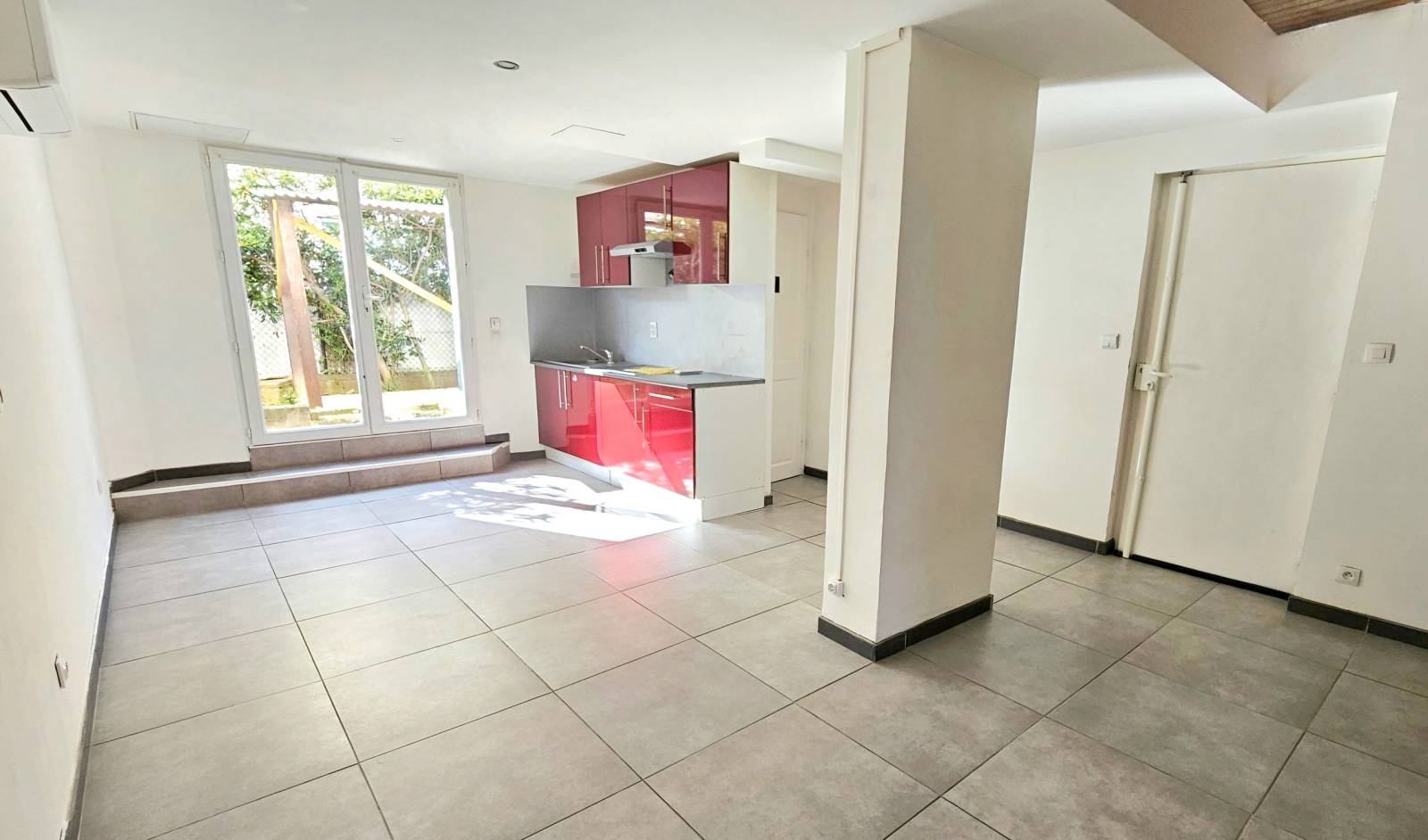 Appartement en rez-de-chaussée avec jardin à vendre Avenue Pierre Auguste Renoir à La Seyne-sur-Mrr