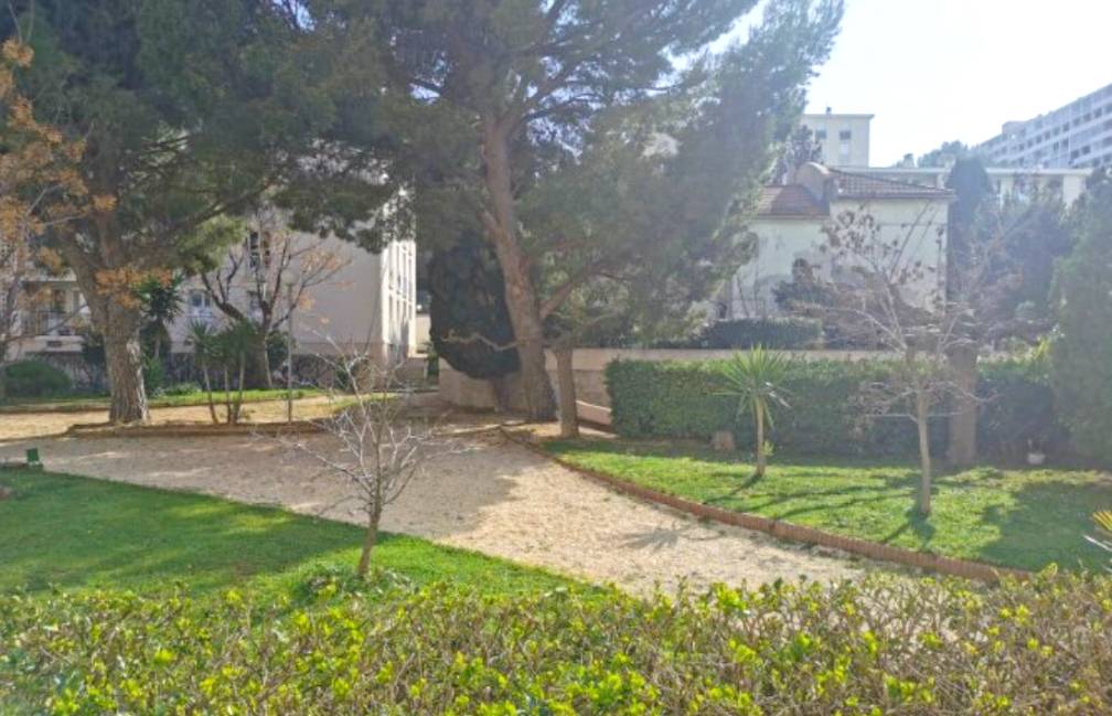 APPARTEMENT TYPE T4 ET CAVE A VENDRE A LA SEYNE QUARTIER VIGNELONGUE