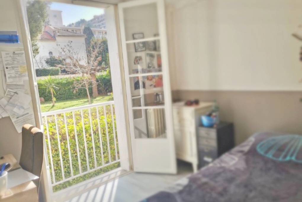 APPARTEMENT TYPE T4 ET CAVE A VENDRE A LA SEYNE QUARTIER VIGNELONGUE