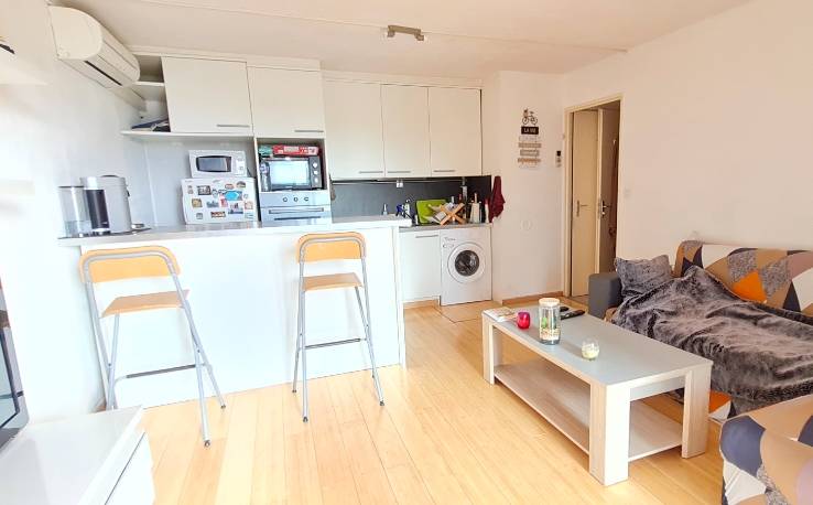 Appartement climatisé en parfait état à vendre sur les hauteurs de Pin Rolland