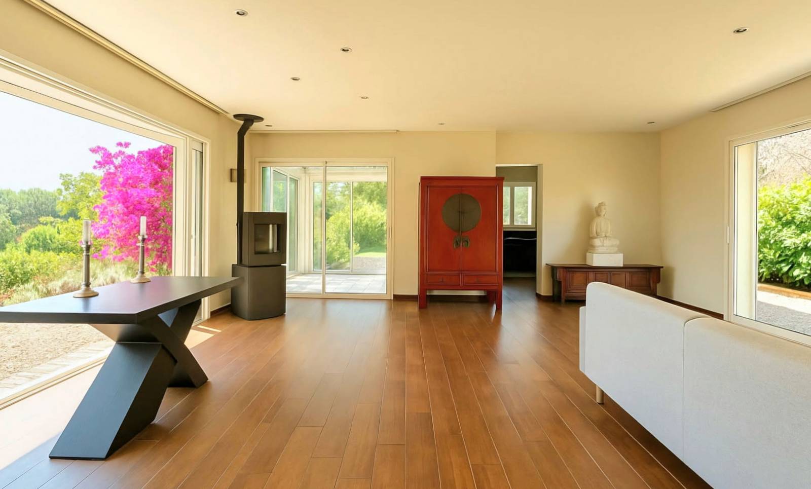 Propriété moderne 4 pièces de trois chambres à vendre par notre agence immobilière La Seyne-sur-Mer Chemin des Barelles