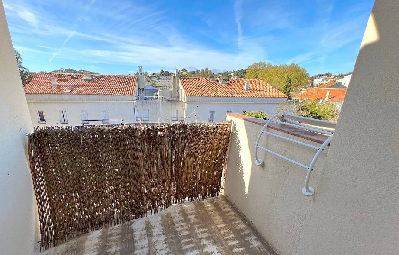 Appartement à vendre dans une petite copropriété seynoise