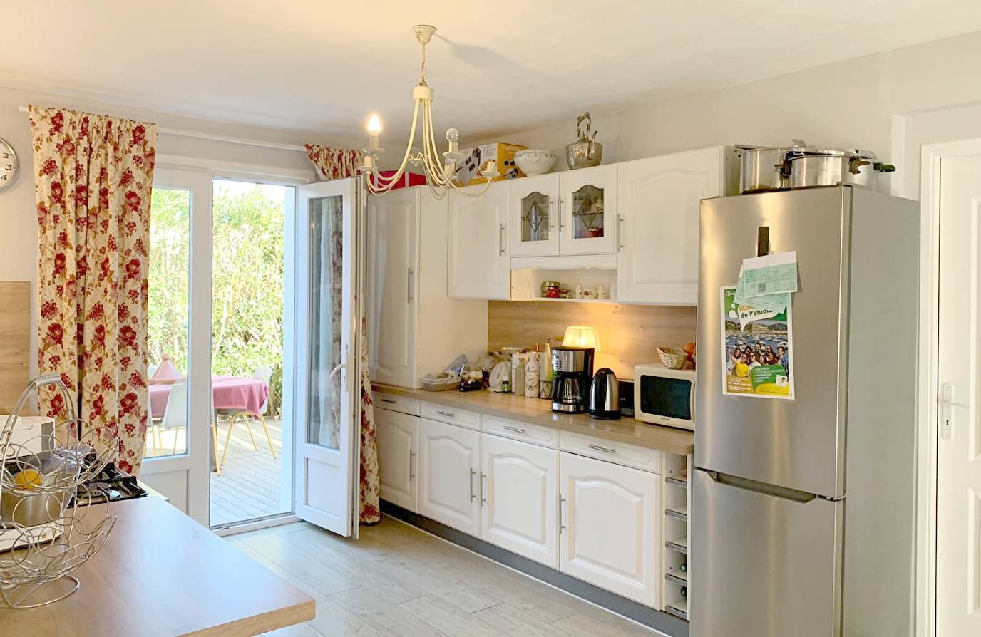 Appartement rez-de-jardin avec terrasse en bois à vendre dans un lotissement de La Seyne-sur-Mer