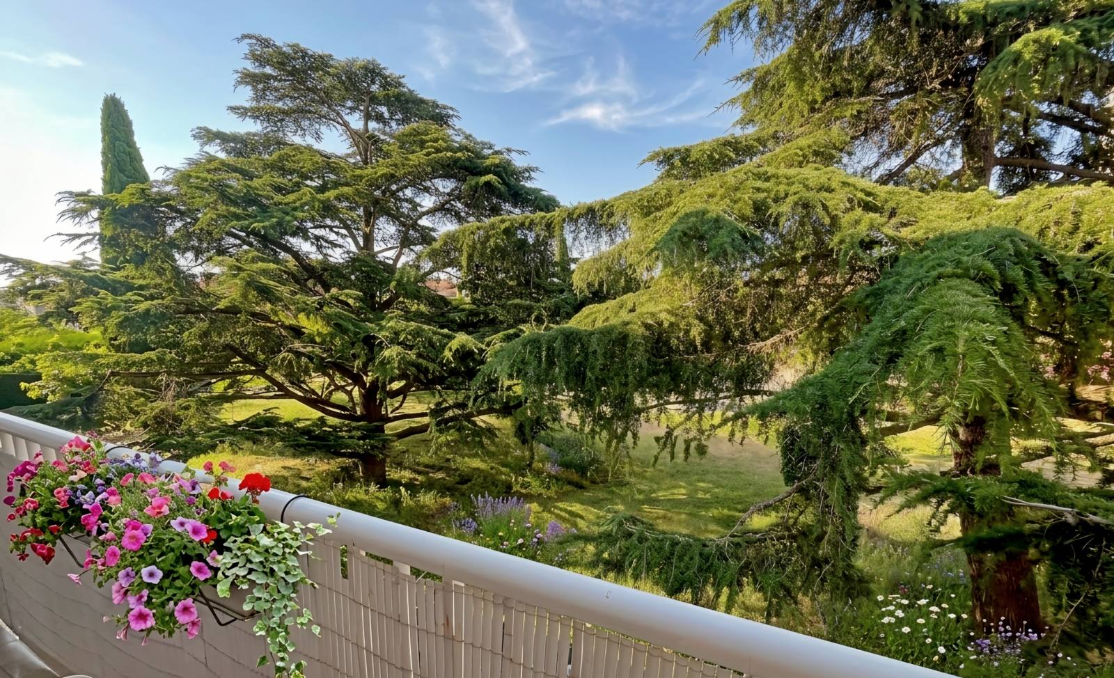 Appartement F3 avec balcon à vendre Avenue Pierre Auguste Renoir, résidence 