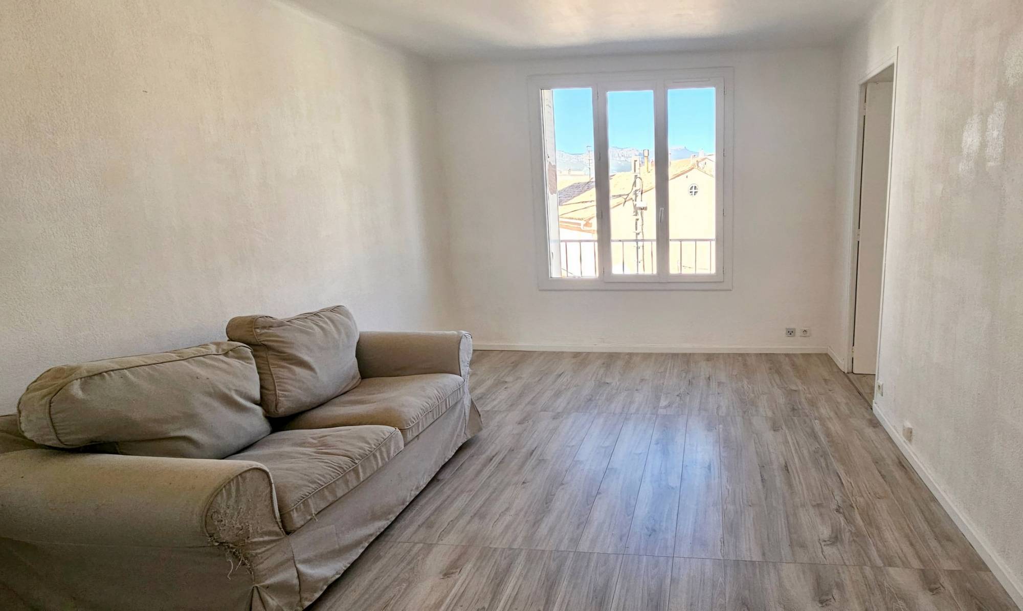 Appartement dans copropriété avec stationnement collectif à vendre à proximité du piétonnier seynois