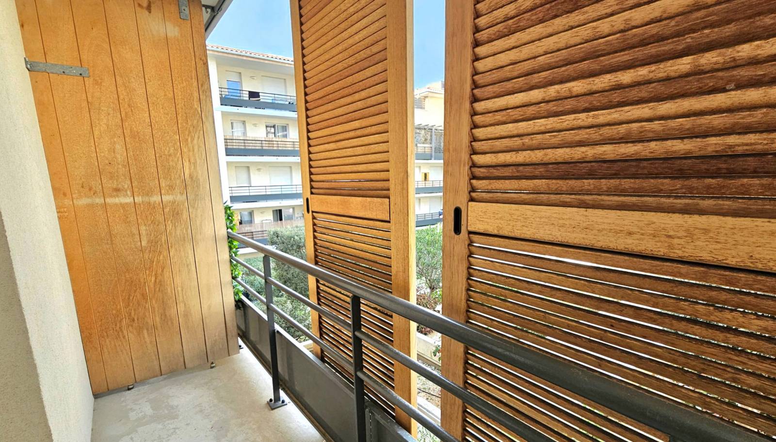 Appartement F2 avec balcon et parking privatif à vendre dans le quartier seynois de Gai Versant