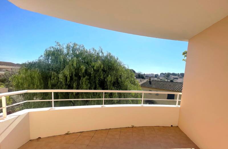 Appartement avec terrasse à vendre par agence immobilière dans le quartier Mar Vivo