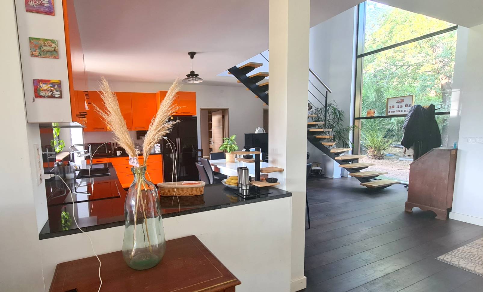 Maison d'architecte contemporaine à vendre entre Bandol et Toulon, au pied d'un ensemble forestier