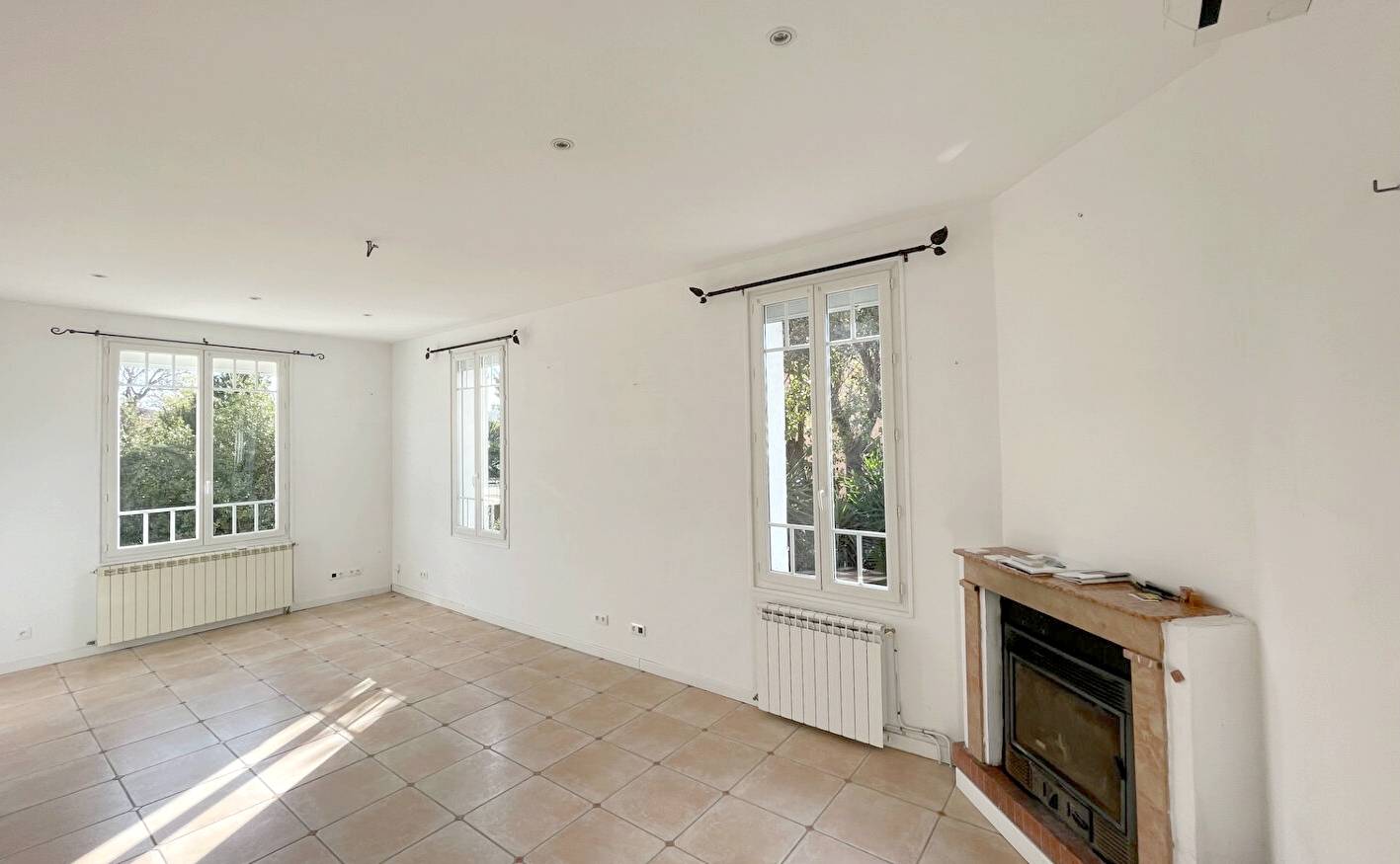 Maison bourgeoise de 5 chambres avec studio indépendant à vendre à La Seyne