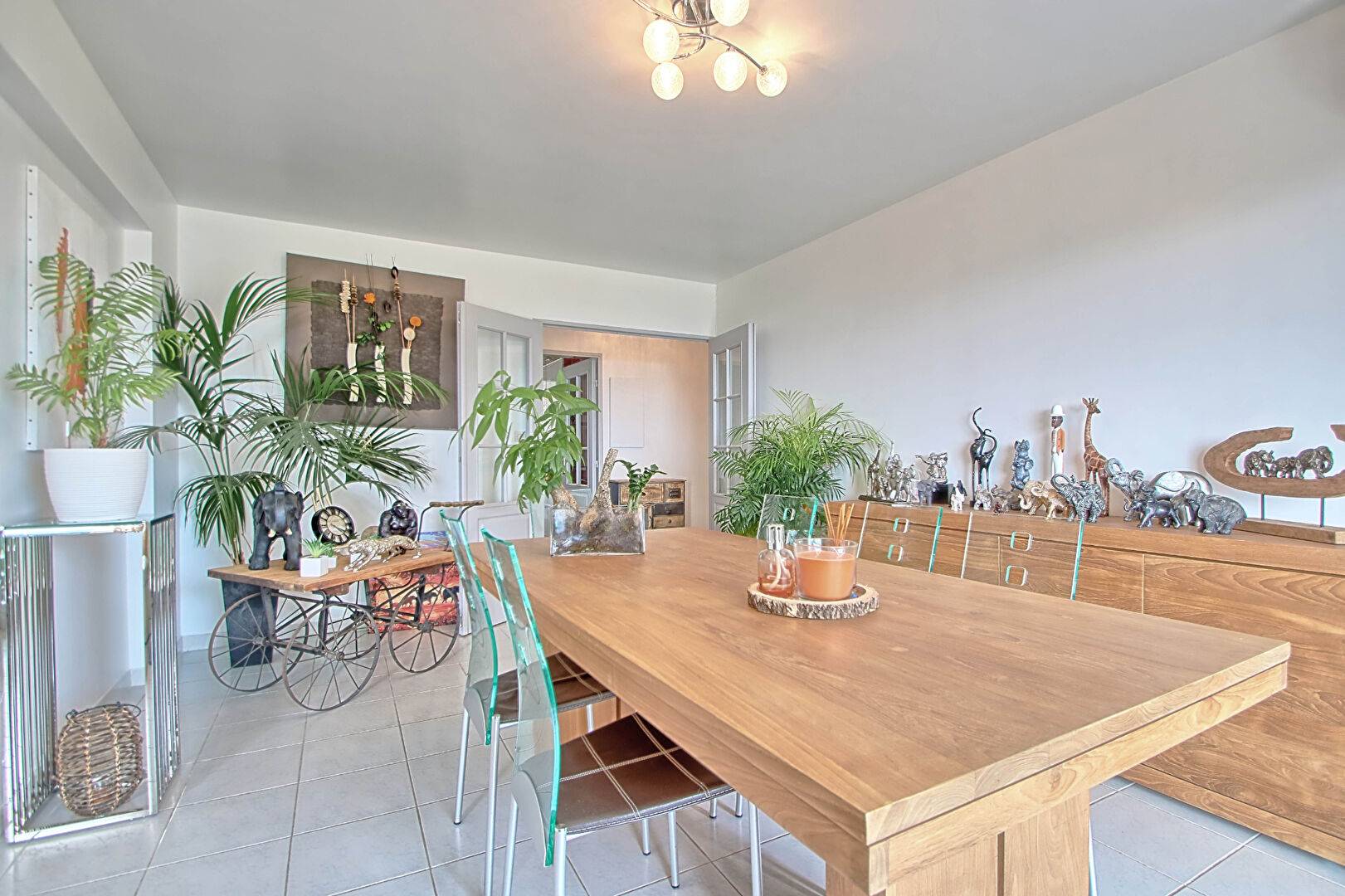 Ce bien immobilier est à vendre dans notre agence immobilière Papazian