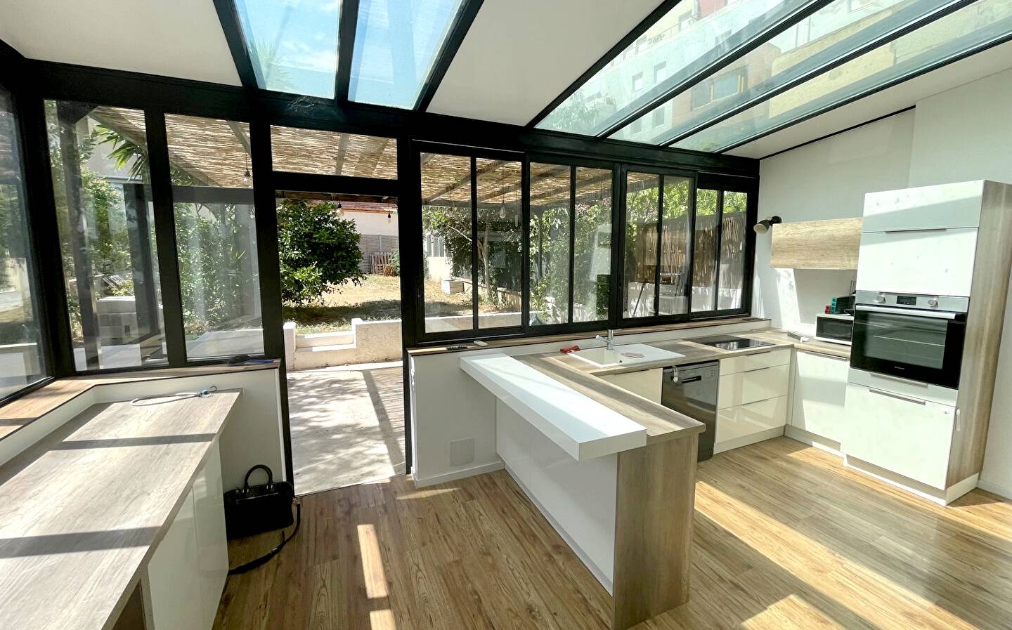 Maison de ville réhabilitée à vendre dans le quartier de Porte Marine à La Seyne