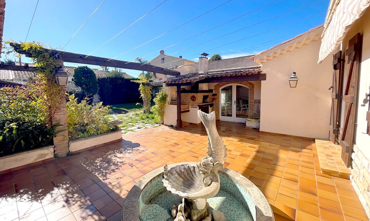 Maison individuelle avec jardin et forage en vente dans le quartier de Fabregas