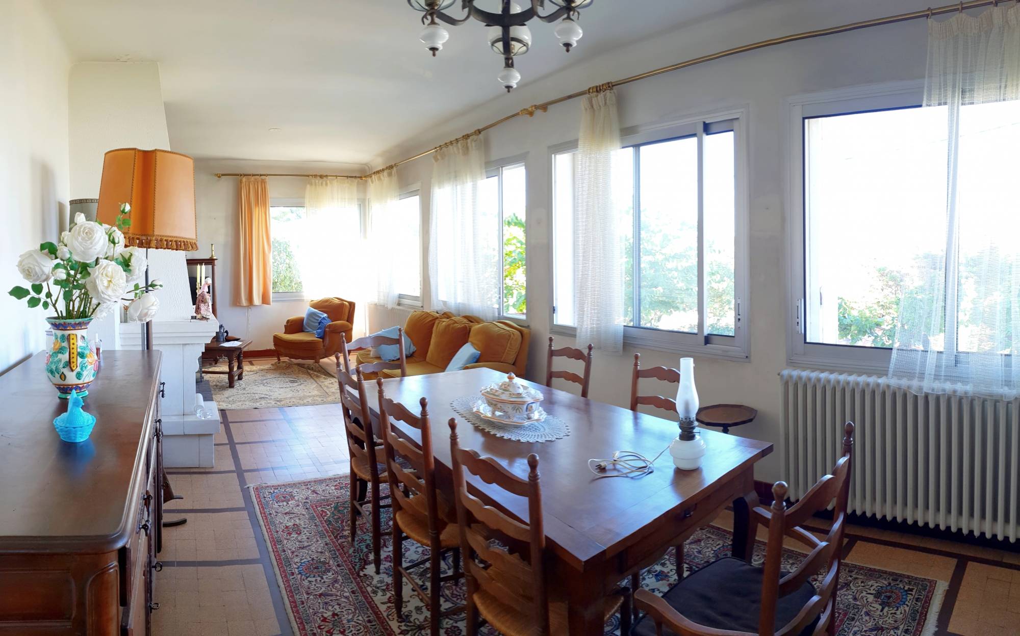 Maison avec studio indépendant Maison individuelle avec garage à vendre à Saint-Elme