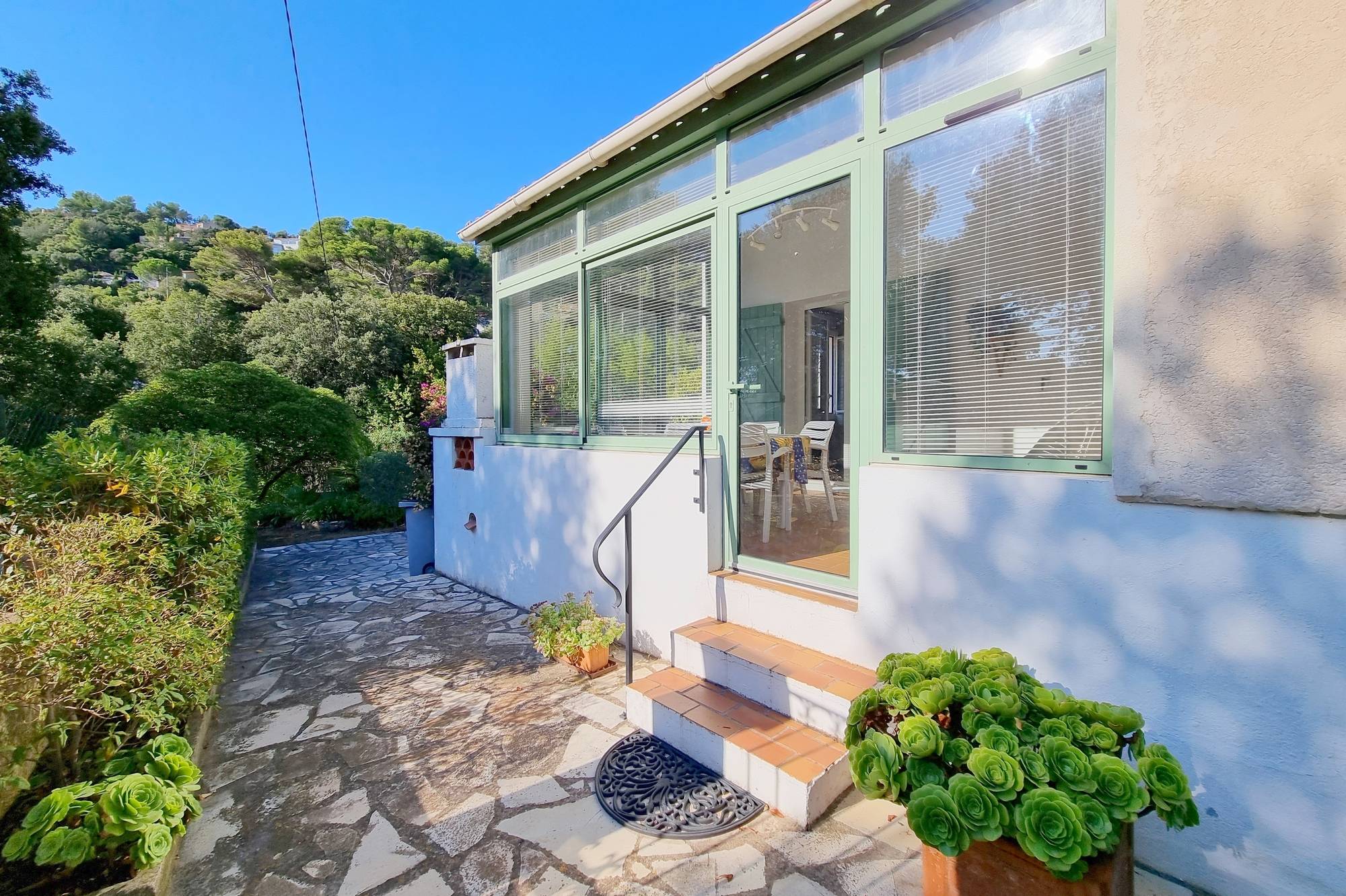 Villa provençale avec jardin et parcelle de terrain à vendre quartier Fabrégas à La Seyne-sur-Mer