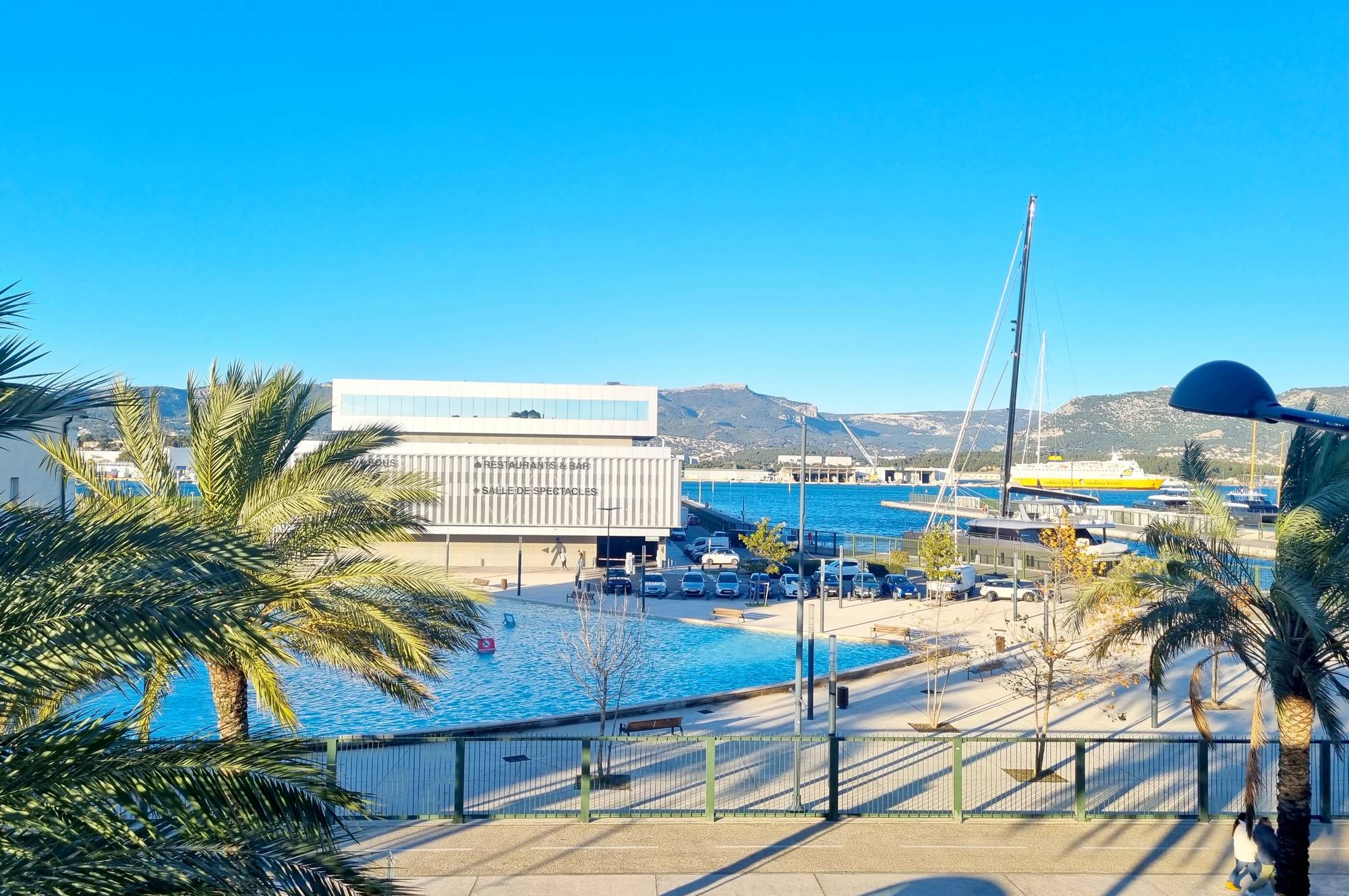 Appartement avec vue mer à vendre face au Parc de la Navale à La Seyne