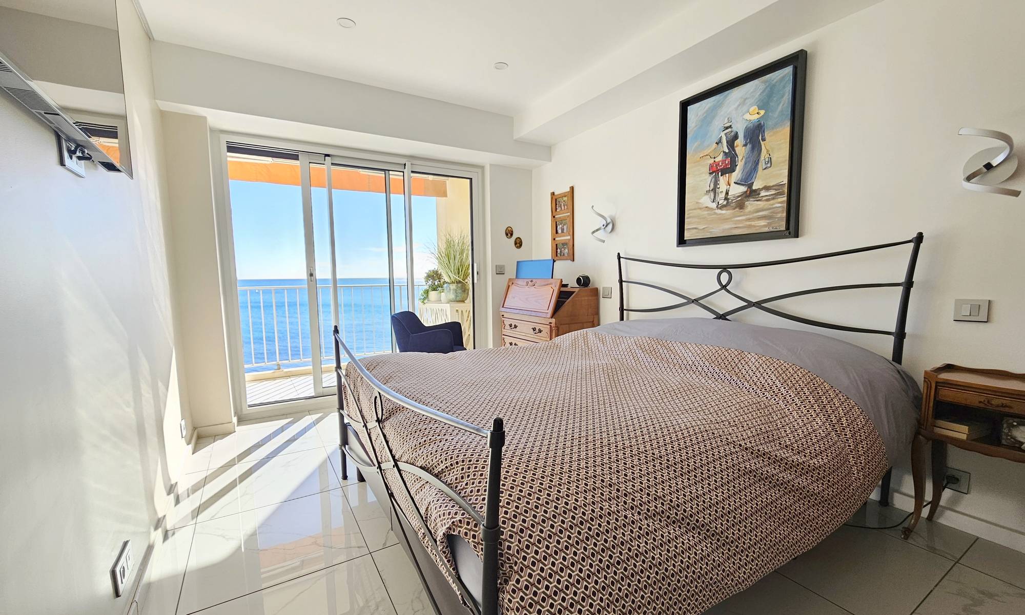 Appartement avec chambre profitant d'une vue mer panoramique à vendre à La Seyne Sud