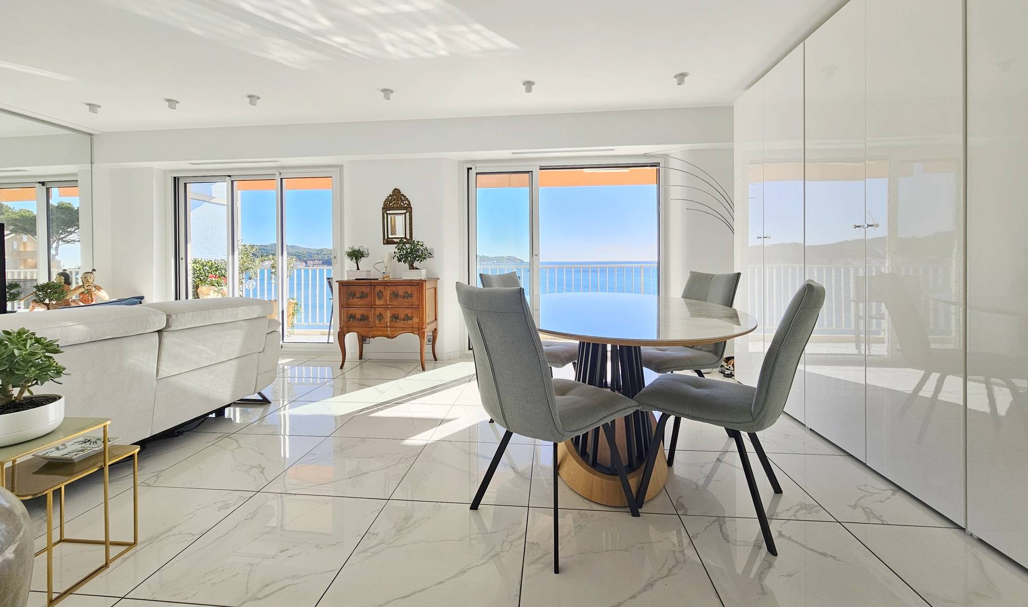 Appartement avec vue dominante sur l'Anse des Sablettes et la presqu'île de Saint-Mandrier