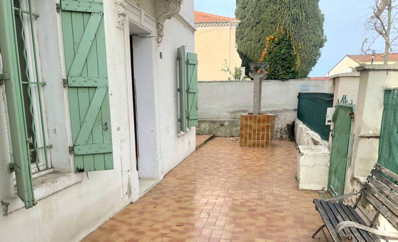 Appartement 3 pièces de type bas de villa est à vendre Avenue Louis Burgard à La Seyne-sur-Mer