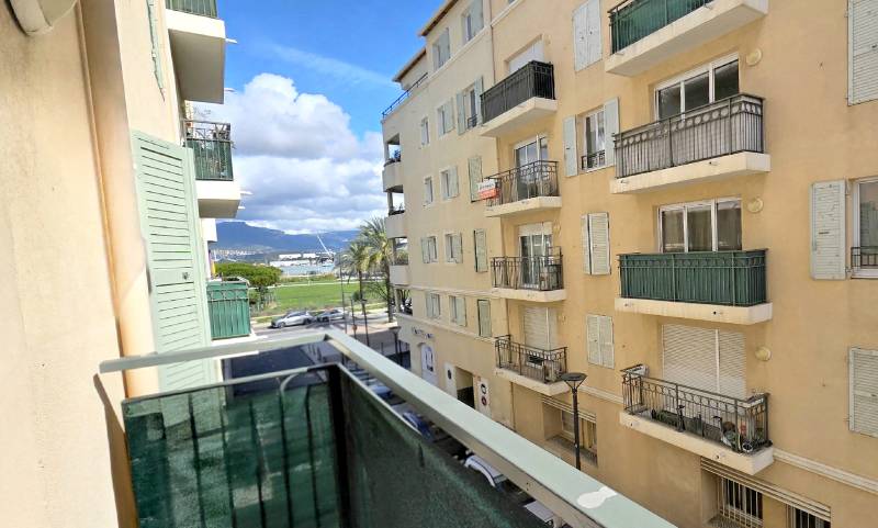 Appartement avec balcon et vue mer à vendre Impasse Noël Verlaque à La Seyne-sur-Mer