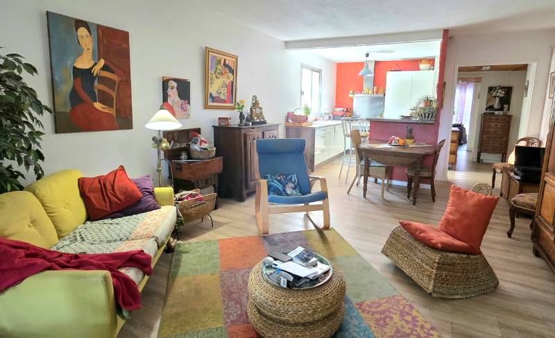 Appartement F3 avec jardin et place de parking privatif en vente par notre agence immobilière Rue Joseph d'Arbaud