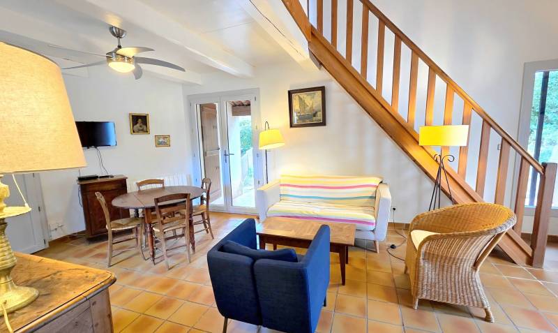 Maison des années 80 comportant deux habitations distinctes à vendre en exclusivité par l'agence immobilière Papazian