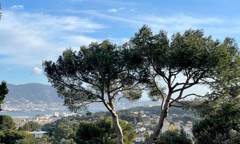 Appartement 3 pièces de deux chambres à vendre Chemin du Docteur Félix Reynaud, quartier Coste Chaude à La Seyne-sur-Mer