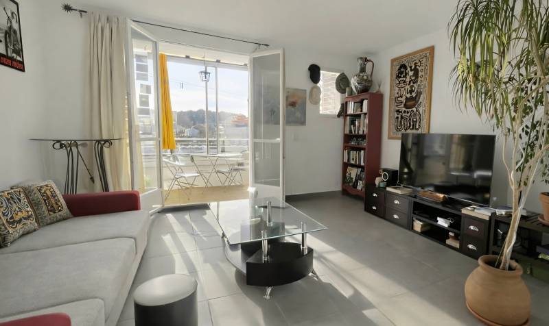 Appartement rénové 3 pièces à vendre par notre agence immobilière Rue Cauquière à La Seyne-sur-Mer