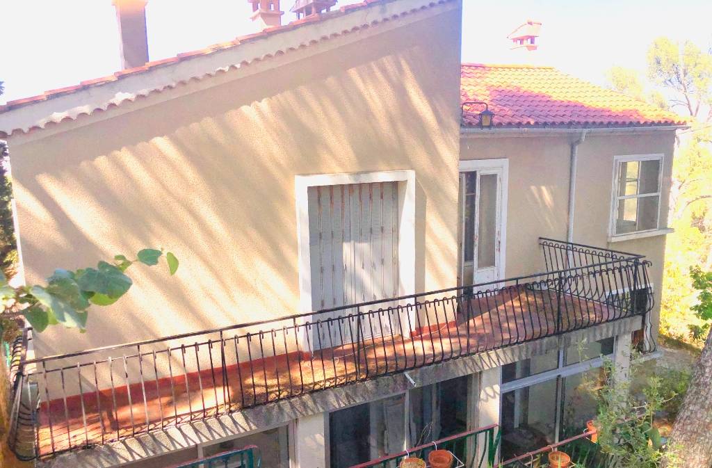 Villa type 6 pièces de 5 chambres avec garage