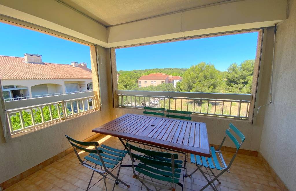 Terrasse couverte et fermée avec vue dégagée