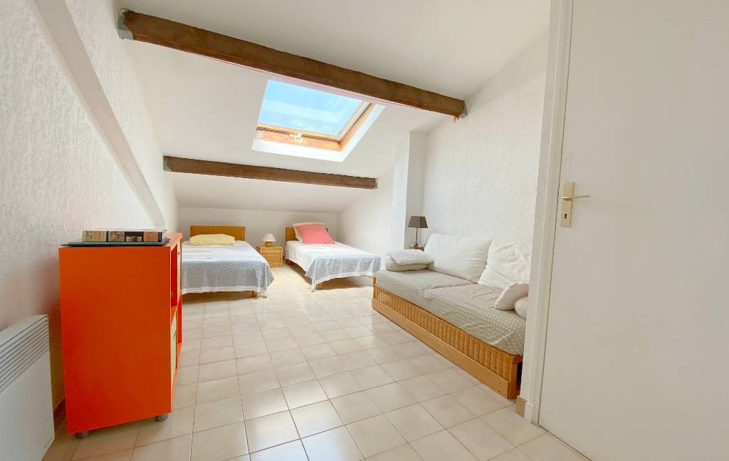 Deux chambres très spacieuses et lumineuses