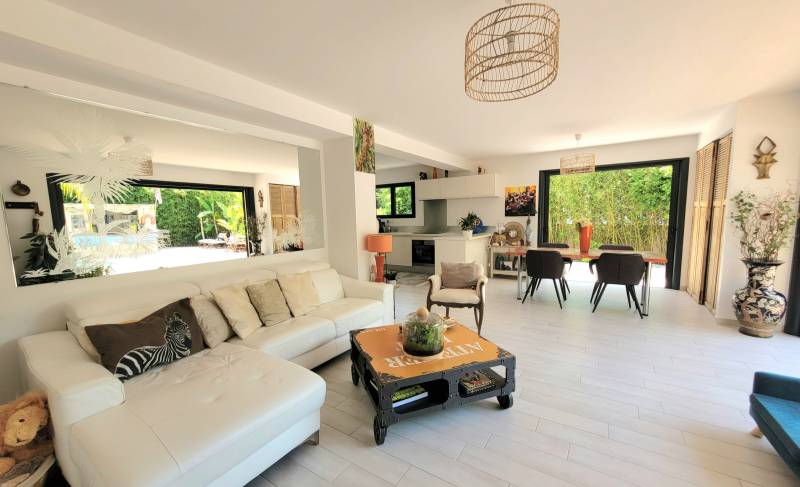 Maison individuelle et contemporaine de 4 chambres à vendre à proximité du quartier Coste Chaude