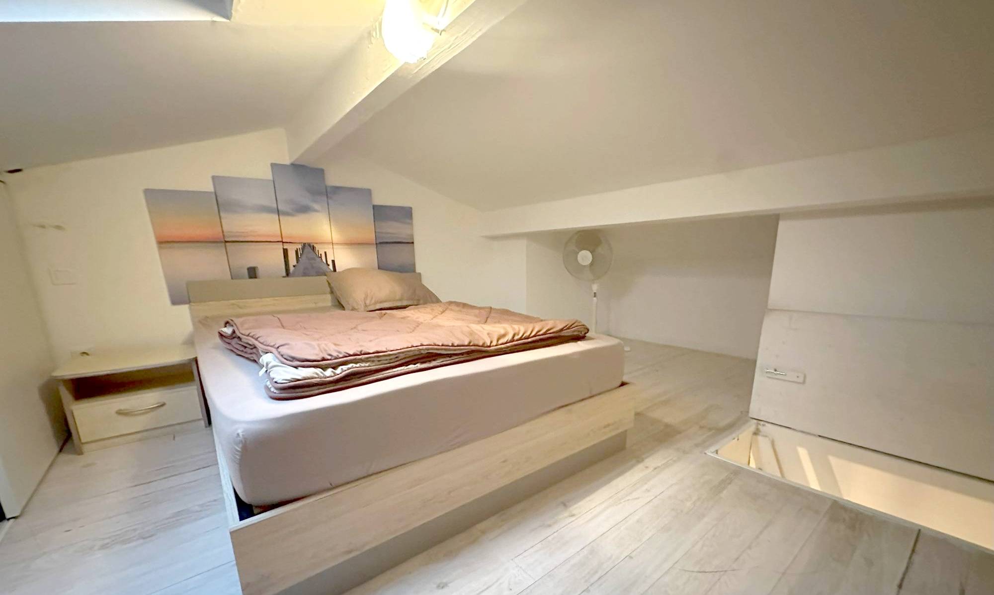Appartement T1 avec chambre en mezzanine à vendre par Papazian Les Sablettes