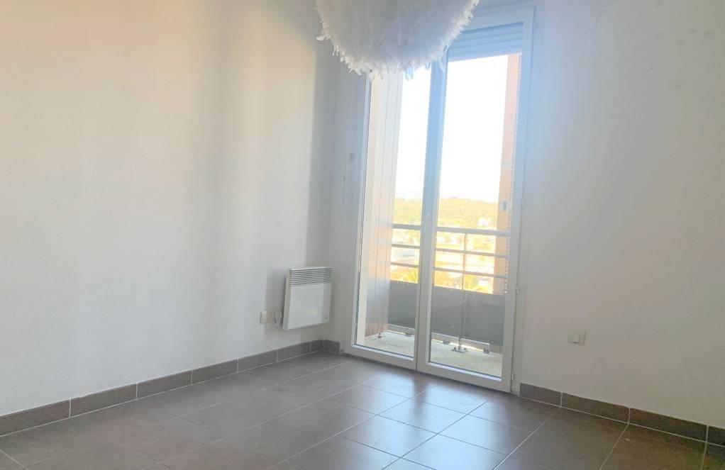 Bien à vendre par agence immobilière