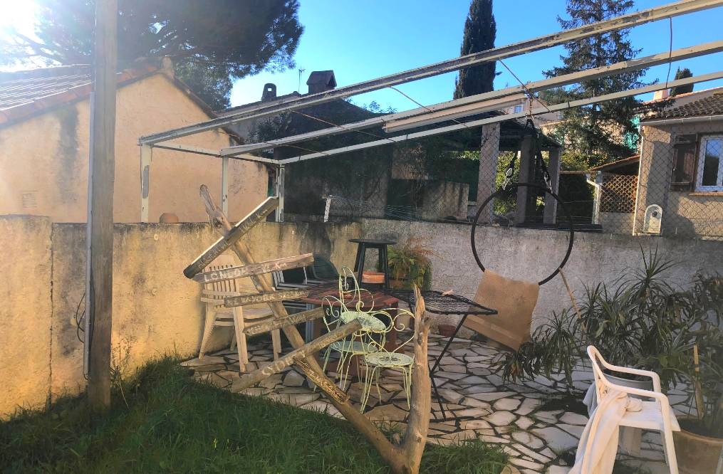 Maison individuelle avec un appartement loué