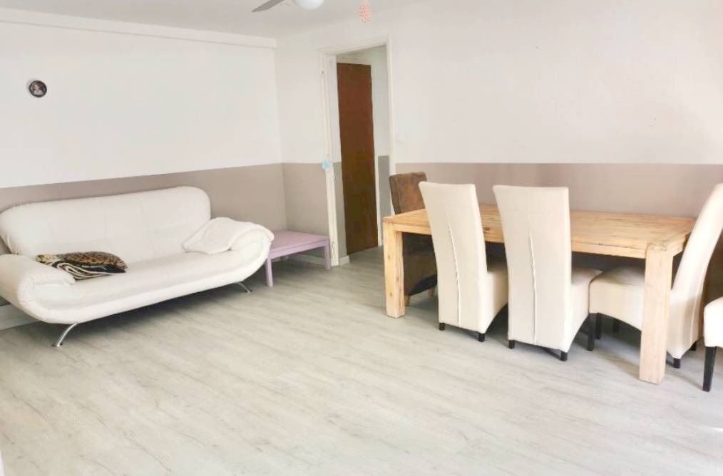 APPARTEMENT TYPE T4 ET CAVE A VENDRE A LA SEYNE QUARTIER VIGNELONGUE