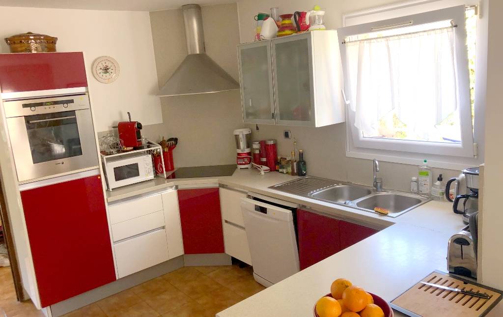 Villa en bord de mer à proximité à deux pas de la Corniche