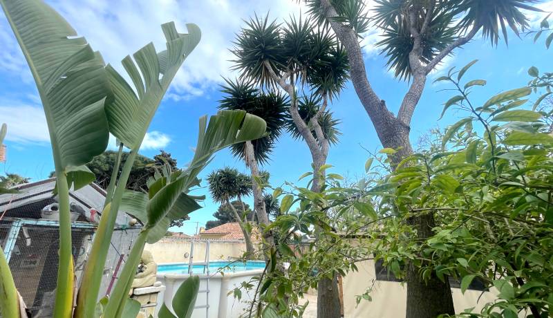 Maison 6 pièces de 4 chambres à vendre à proximité du Vieux Chemin des Sablettes à La Seyne