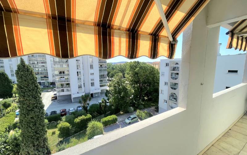 Appartement T4 avec terrasse, cave et parking privatif à vendre à La Seyne, Avenue Rosa Luxembourg