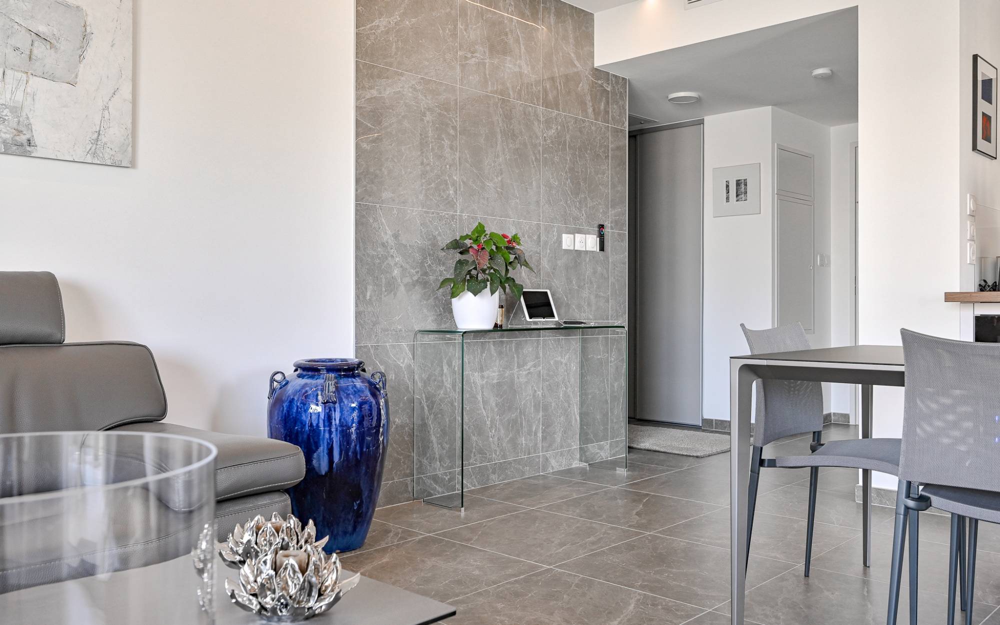 Appartement T4 avec deux terrasses à vendre face à la Baie du Lazaret et le Port Pin Rolland